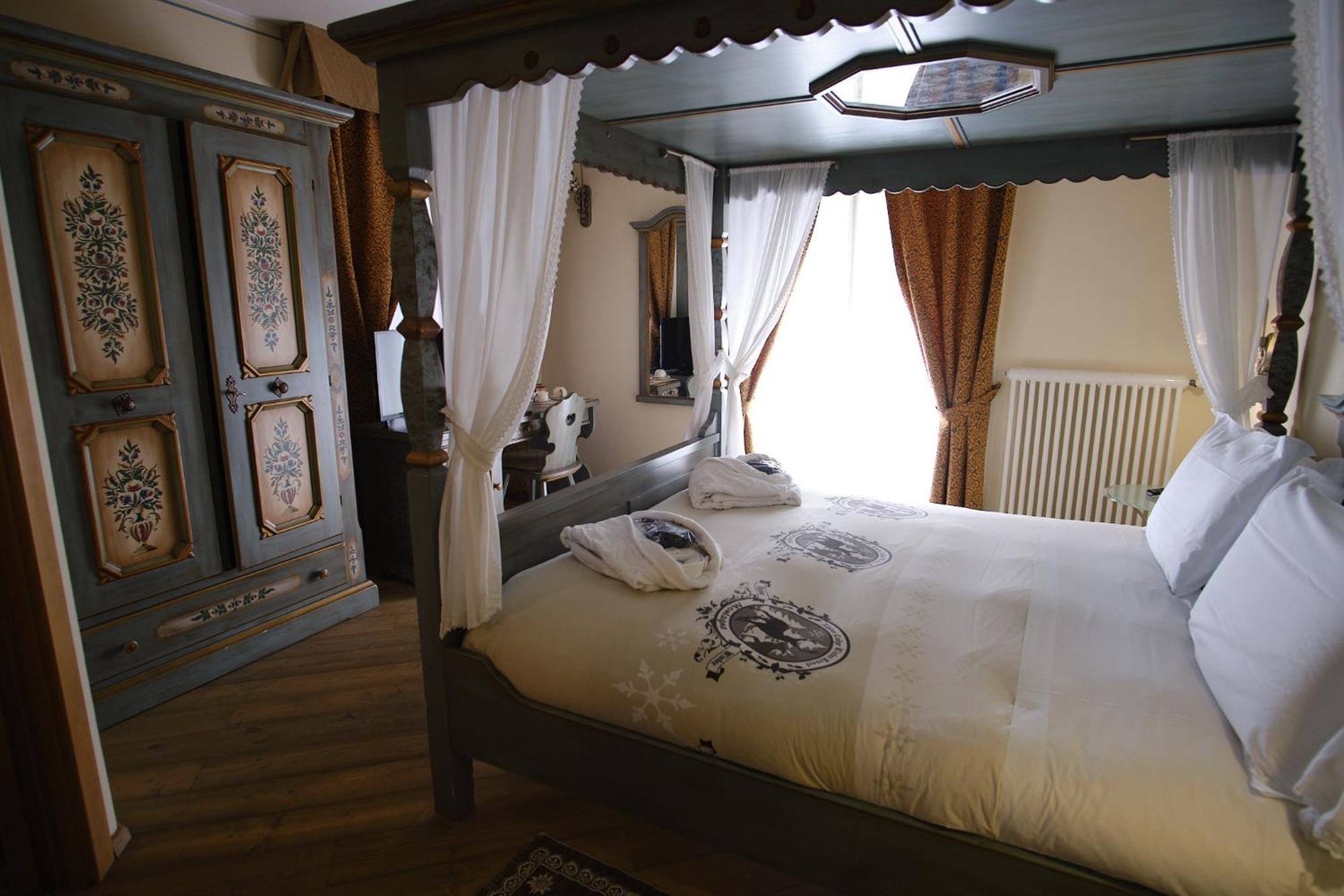 Hotel Bes & Spa Claviere Ngoại thất bức ảnh