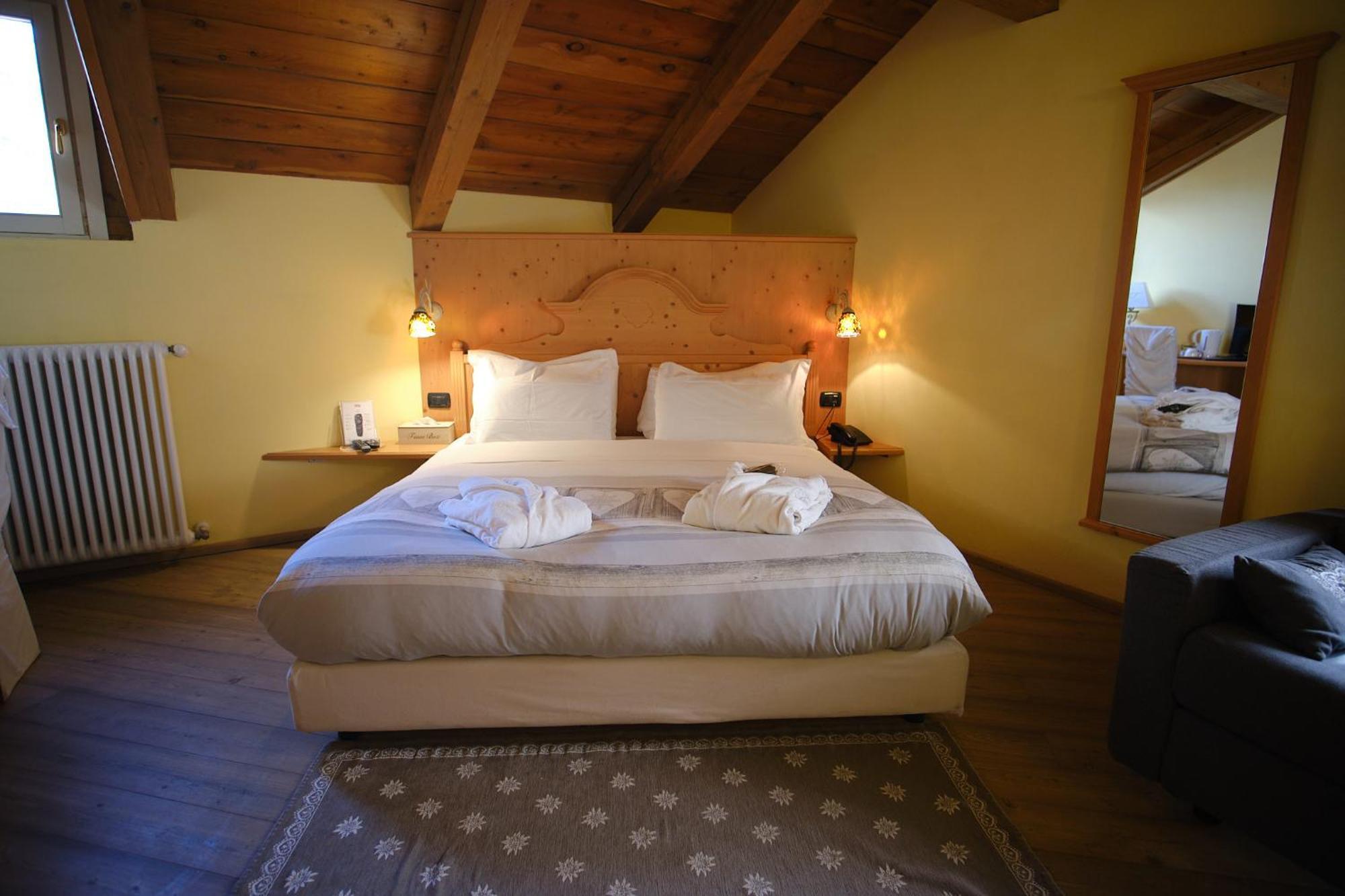 Hotel Bes & Spa Claviere Ngoại thất bức ảnh