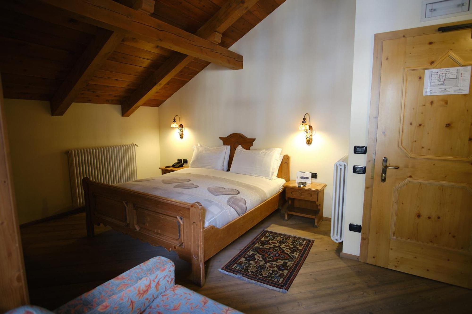 Hotel Bes & Spa Claviere Ngoại thất bức ảnh